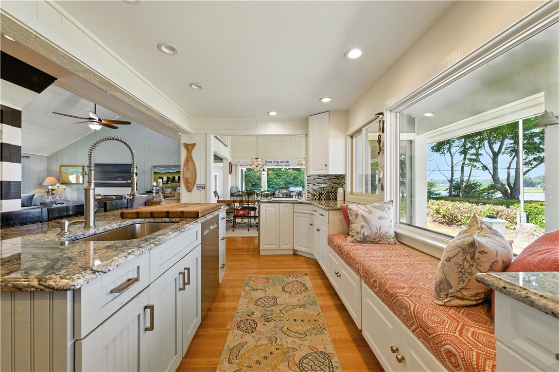 60 Avondale Road Westerly, RI 02891 - Photo 12 of 30