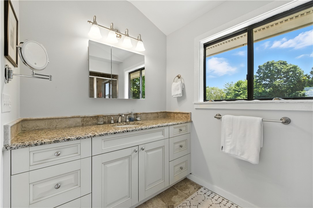 60 Avondale Road Westerly, RI 02891 - Photo 19 of 30