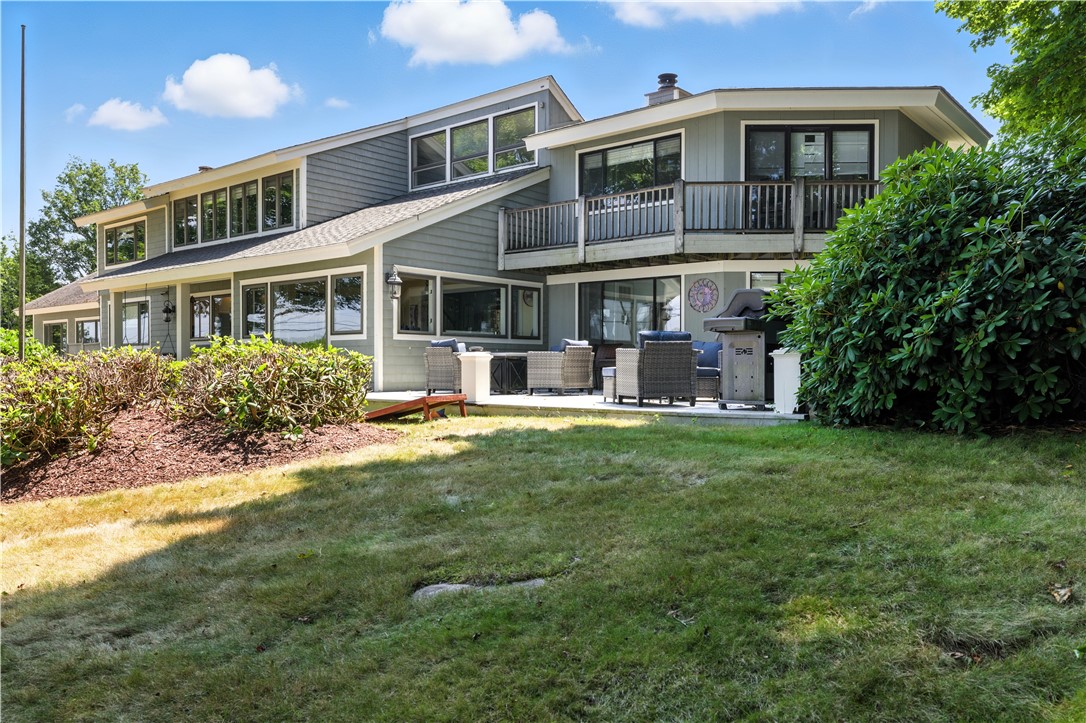 60 Avondale Road Westerly, RI 02891 - Photo 2 of 30