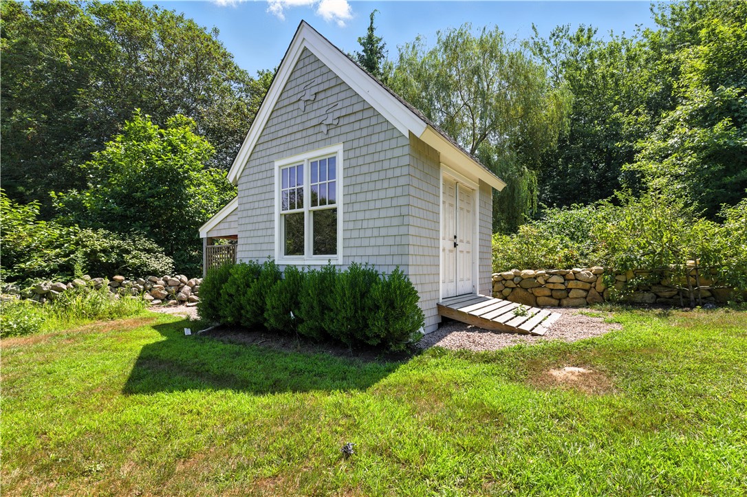 60 Avondale Road Westerly, RI 02891 - Photo 6 of 30