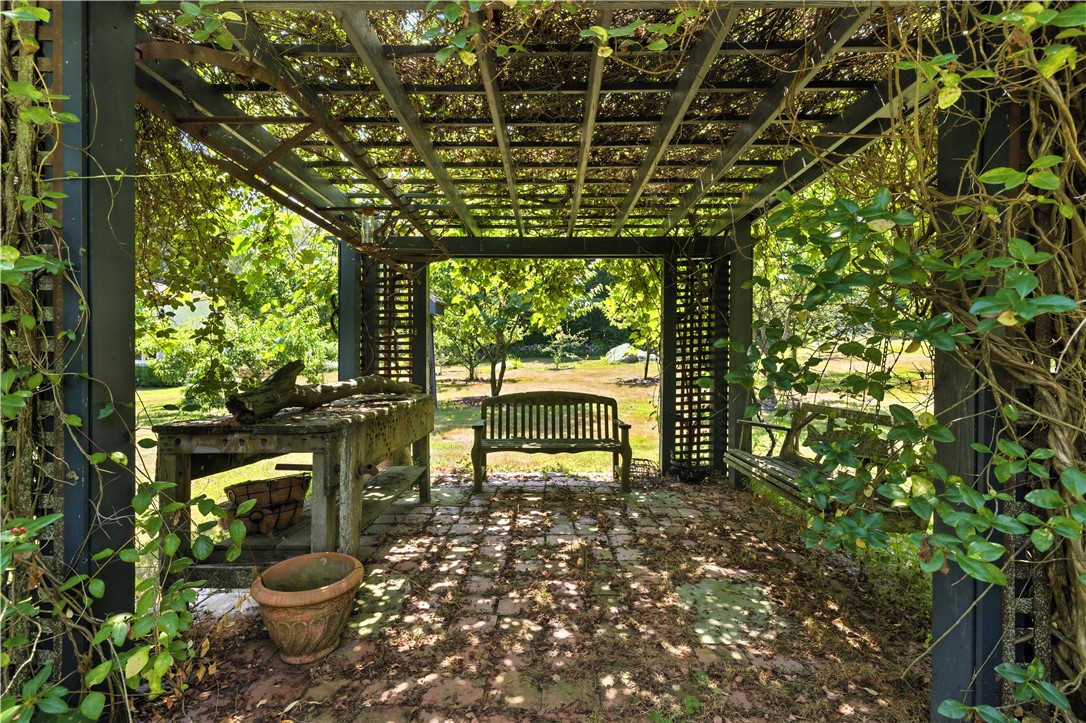 60 Avondale Road Westerly, RI 02891 - Photo 7 of 30