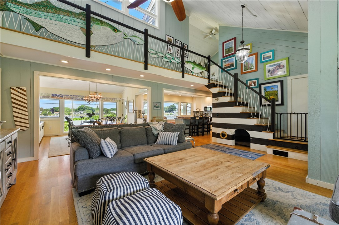 60 Avondale Road Westerly, RI 02891 - Photo 8 of 30