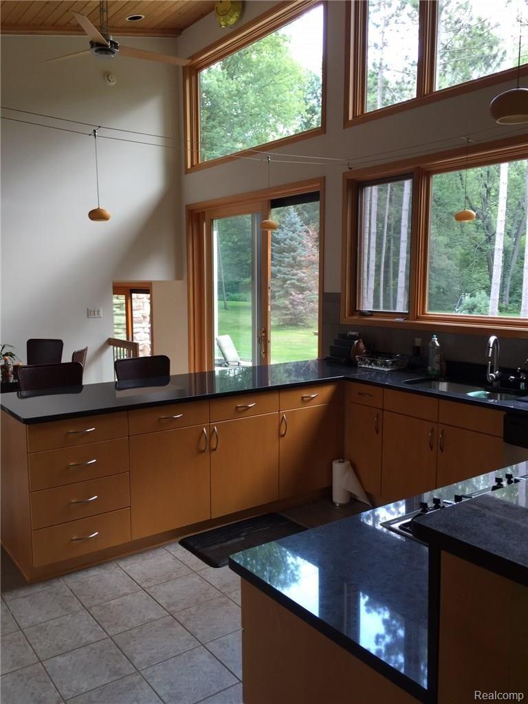 9940 Reese Road Clarkston, MI 48348 - Photo 10 of 21 Custom Kitchen.JPG