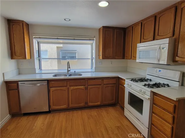 $4,400 | 2300 Maple Avenue, Unit 31, Torrance, CA 90503