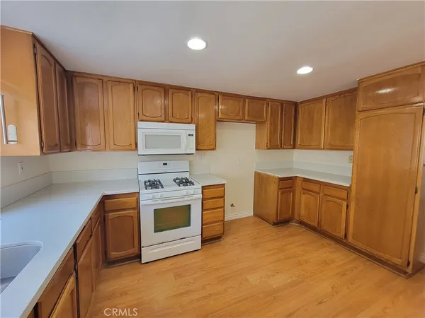 $4,400 | 2300 Maple Avenue, Unit 31, Torrance, CA 90503