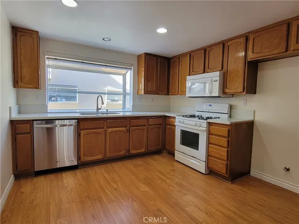 $4,400 | 2300 Maple Avenue, Unit 31, Torrance, CA 90503