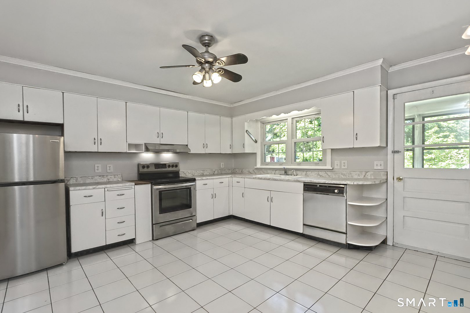 11 Winter Street Ansonia, CT 06401 - Photo 10 of 40