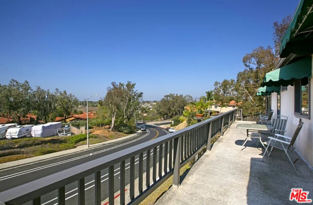 607 Via Del Mar Vista, CA 92081 - Photo 3 of 6