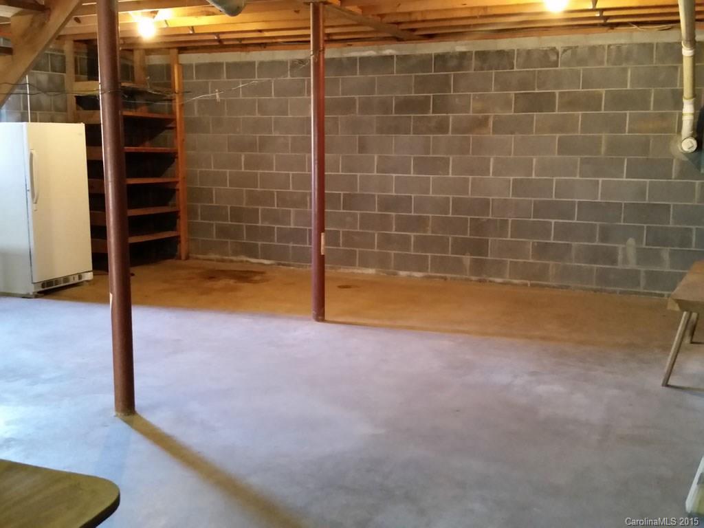 232 Teague Road Marshall, NC 28753 - Photo 10 of 11 Gallery Image 10