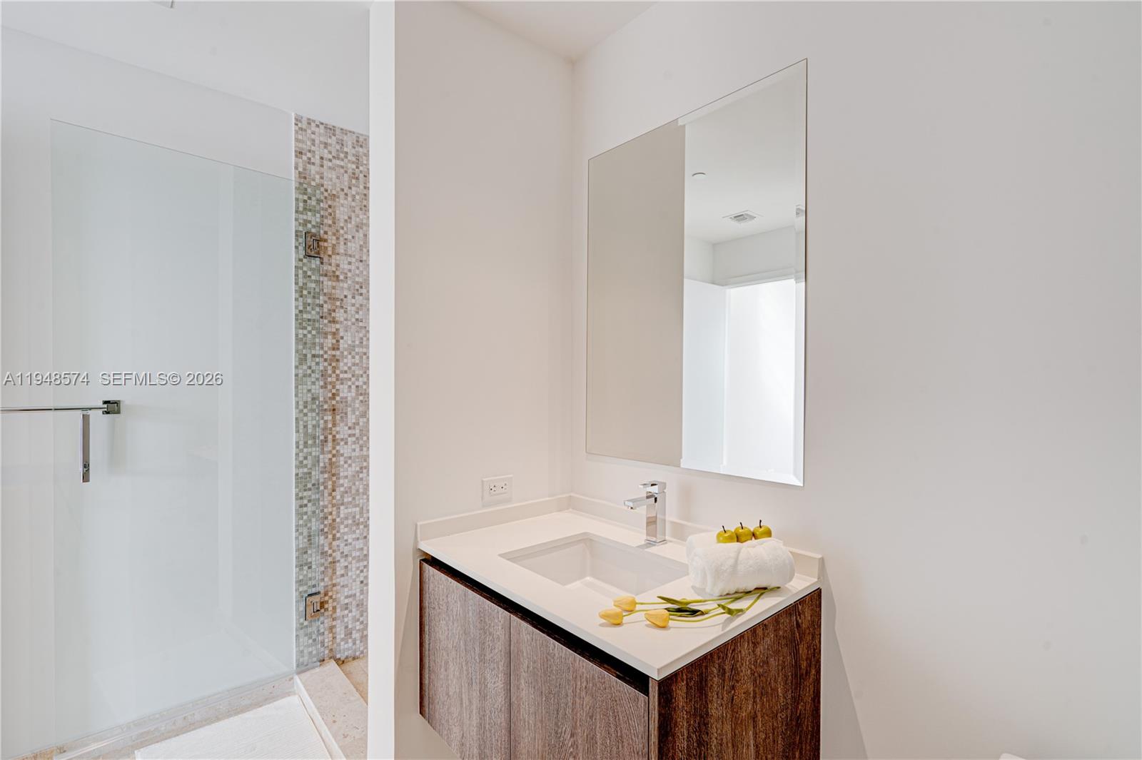 88 Southwest 7th Street, Unit 1110 Miami, FL 33130 - Photo 16 of 49