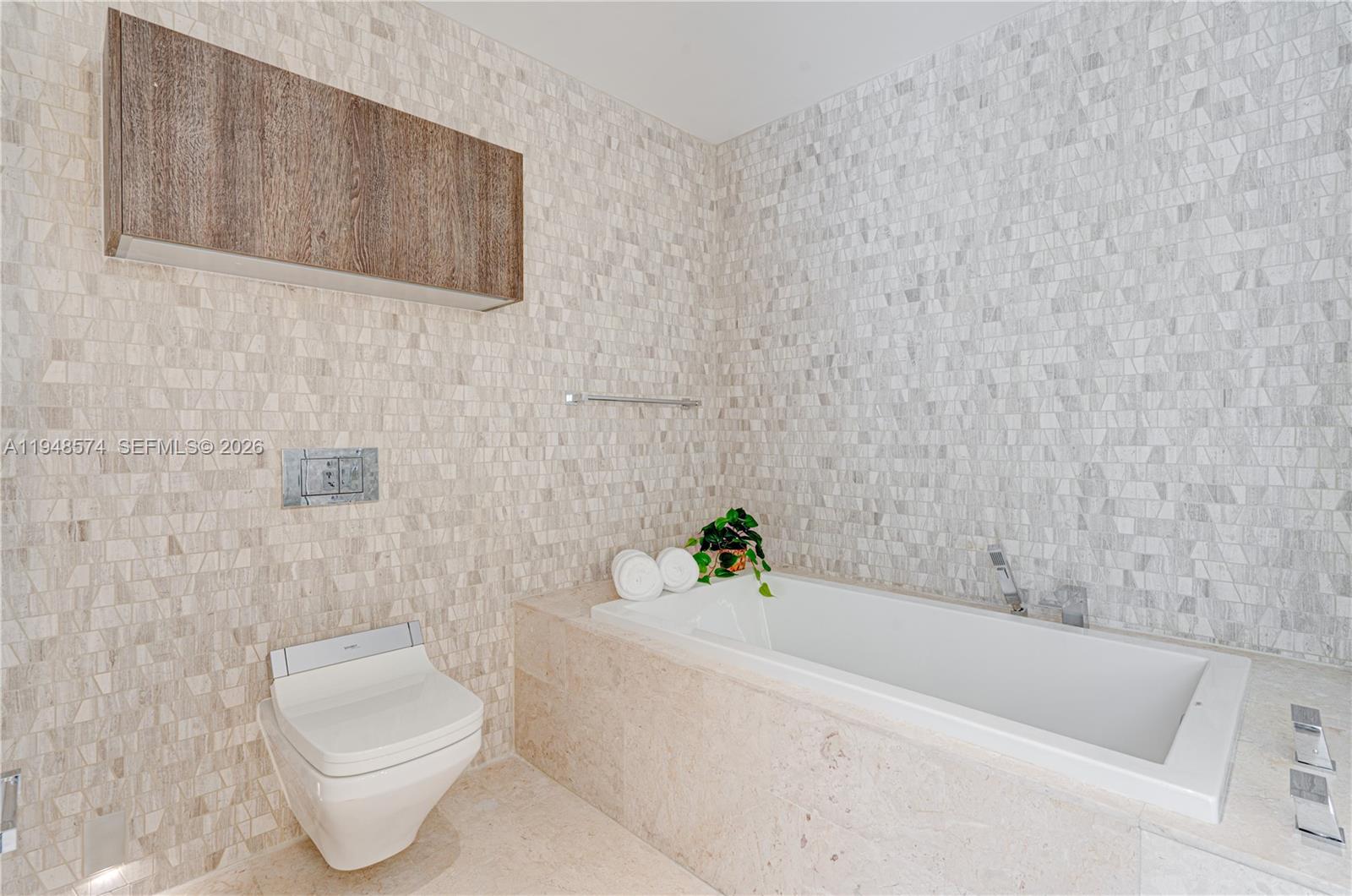 88 Southwest 7th Street, Unit 1110 Miami, FL 33130 - Photo 38 of 49