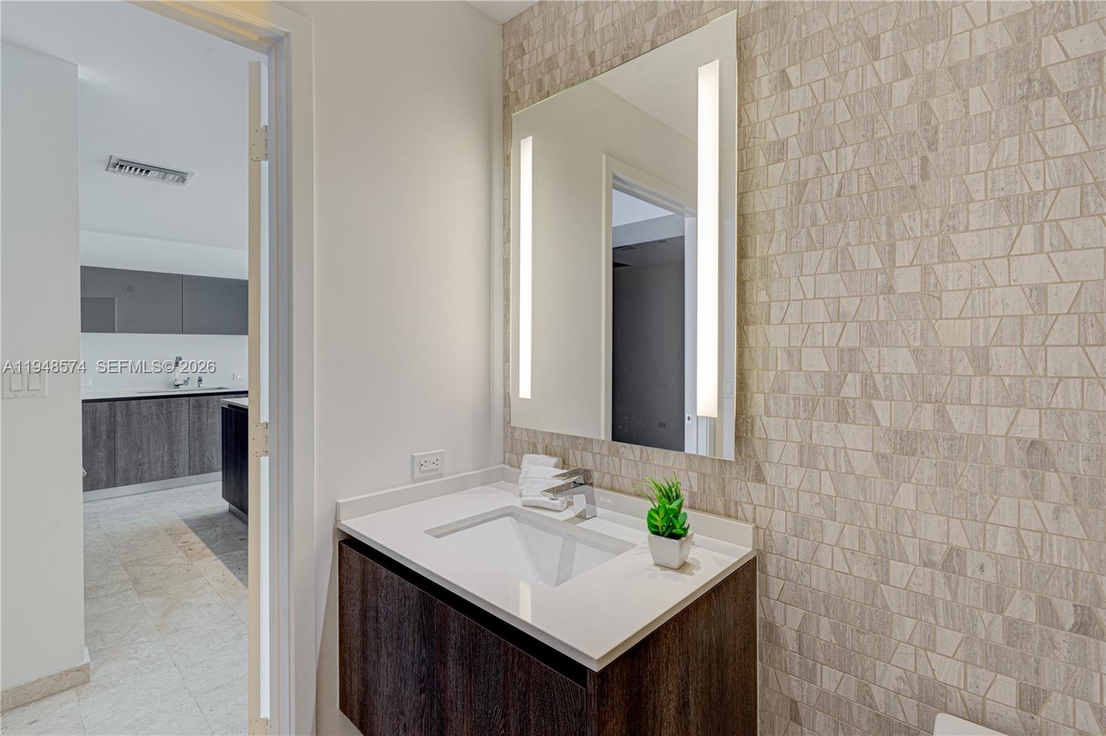 88 Southwest 7th Street, Unit 1110 Miami, FL 33130 - Photo 40 of 49