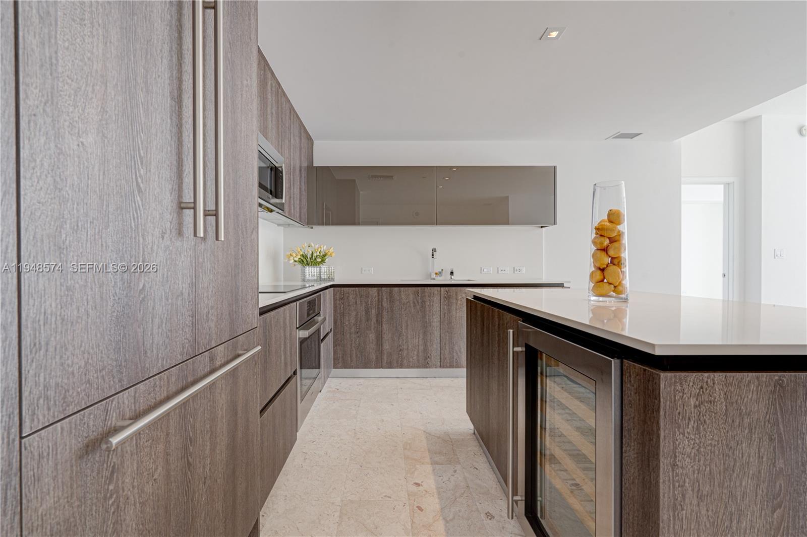 88 Southwest 7th Street, Unit 1110 Miami, FL 33130 - Photo 5 of 49