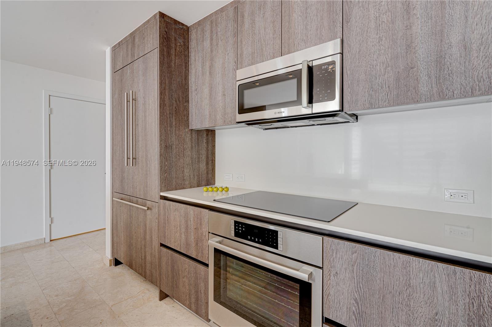 88 Southwest 7th Street, Unit 1110 Miami, FL 33130 - Photo 6 of 49