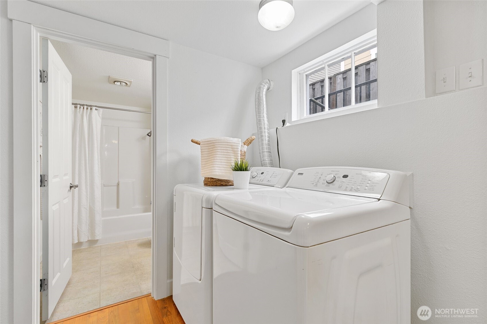 6325 42nd Avenue Southwest Seattle, WA 98136 - Photo 18 of 27