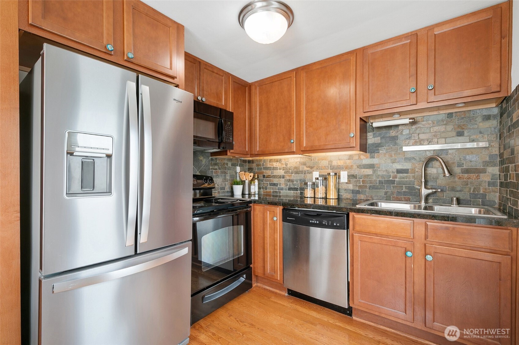 6325 42nd Avenue Southwest Seattle, WA 98136 - Photo 9 of 27