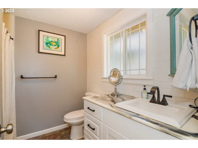 $393,999 | 5148 Gatewood Drive, Klamath Falls, OR 97603