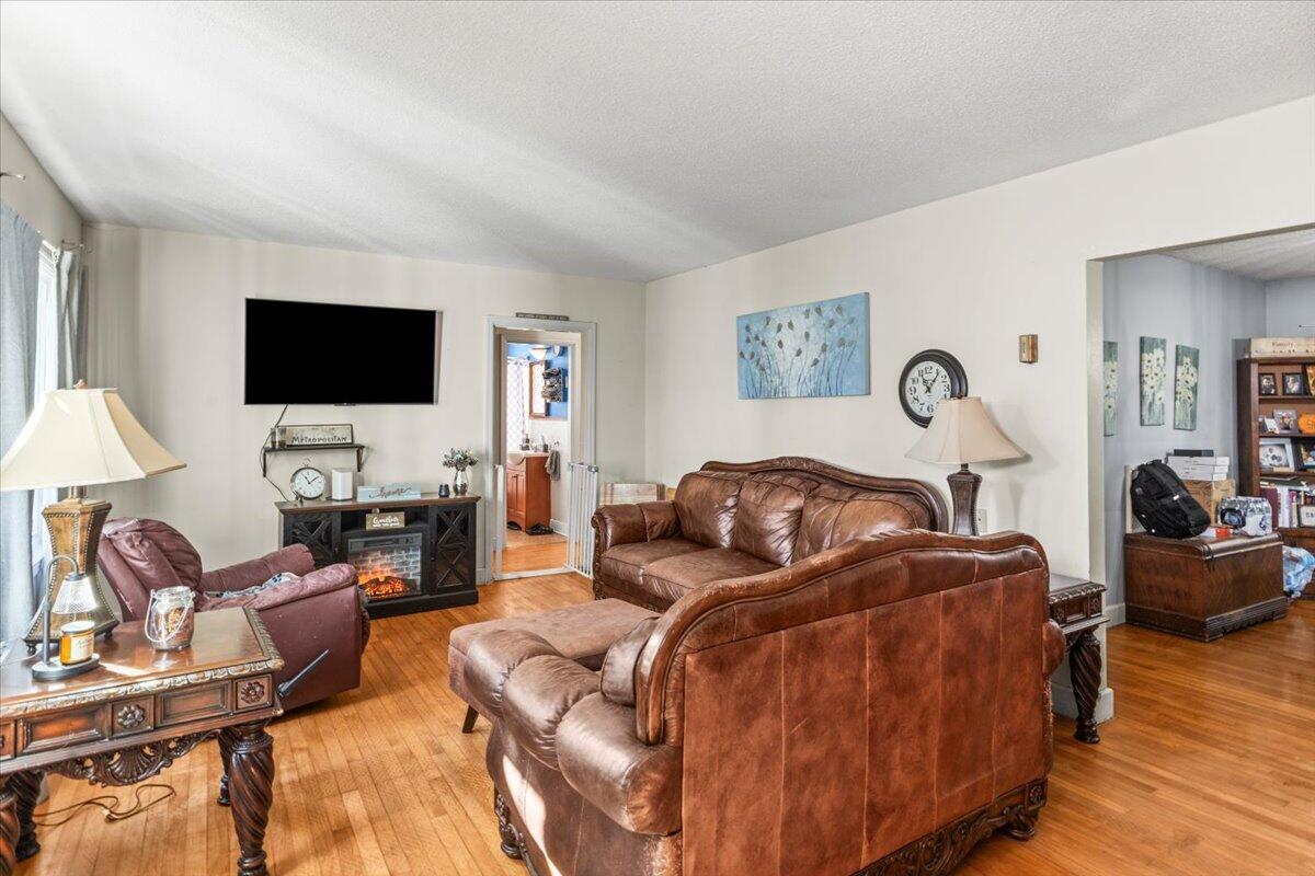 813 Park City Road Rossville, GA 30741 - Photo 5 of 24 03-IMG_8208