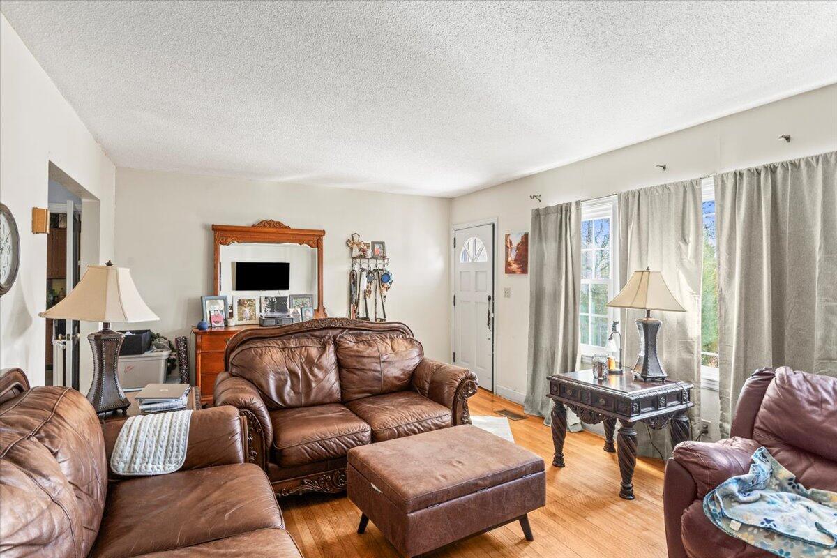 813 Park City Road Rossville, GA 30741 - Photo 6 of 24 04-IMG_8211