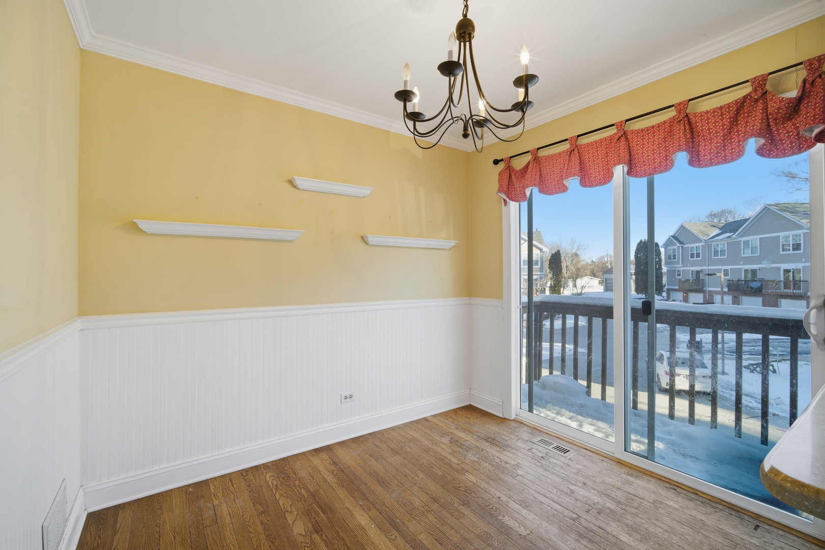 770 Highview Court Antioch, IL 60002 - Photo 8 of 24