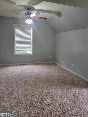 a view of empty room with window