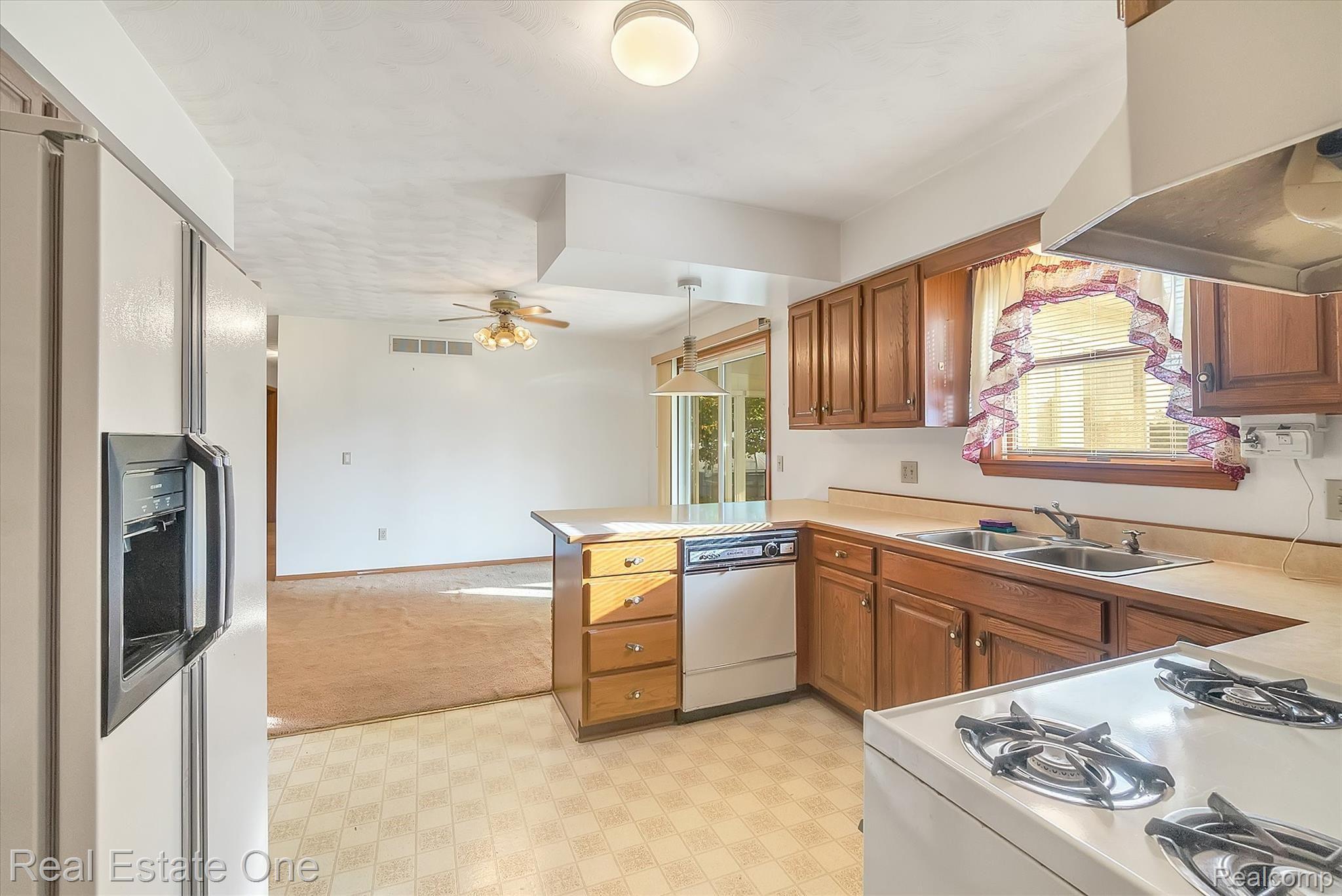 4522 Stow Road Fowlerville, MI 48836 - Photo 10 of 30 11-4522-Stow-Rd-Fowlerville-WindowStill-Real-Estate-Photography-11.jpg