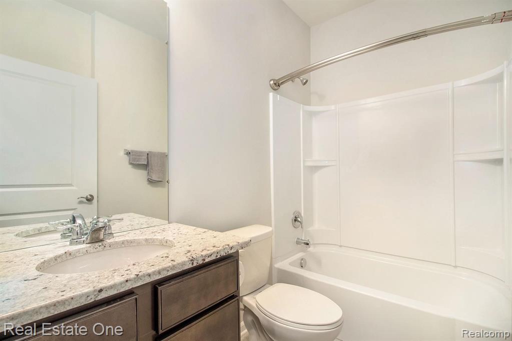 49566 Mapleton Canton, MI 48188 - Photo 14 of 22