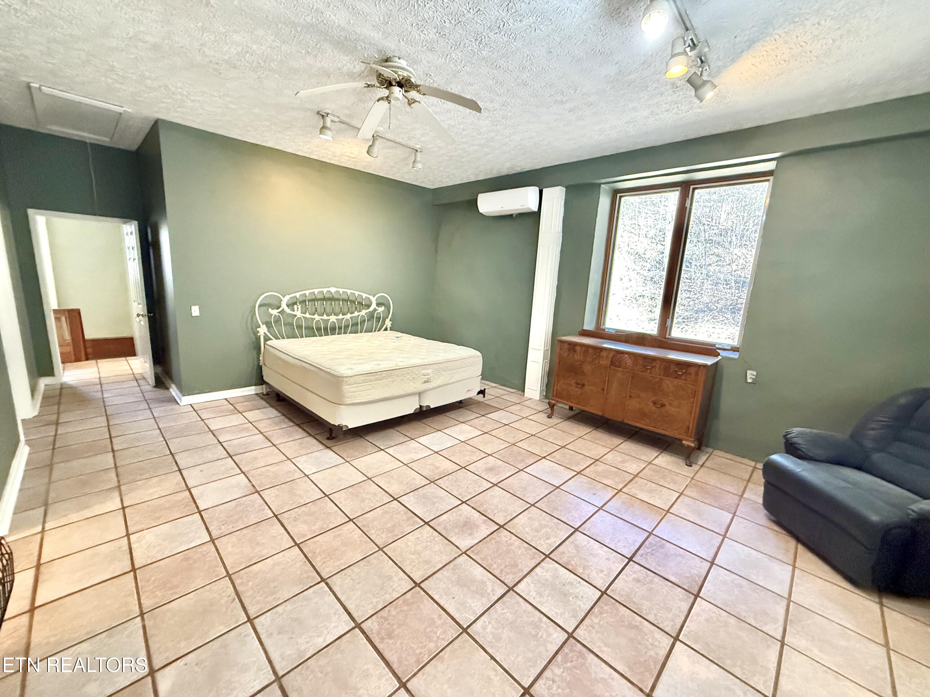 1650 Indian Creek Road Thorn Hill, TN 37881 - Photo 9 of 51 Main Bedroom