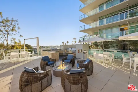 $899,000 | 13700 Marina Pointe Drive, Unit 314, Marina del Rey, CA 90292