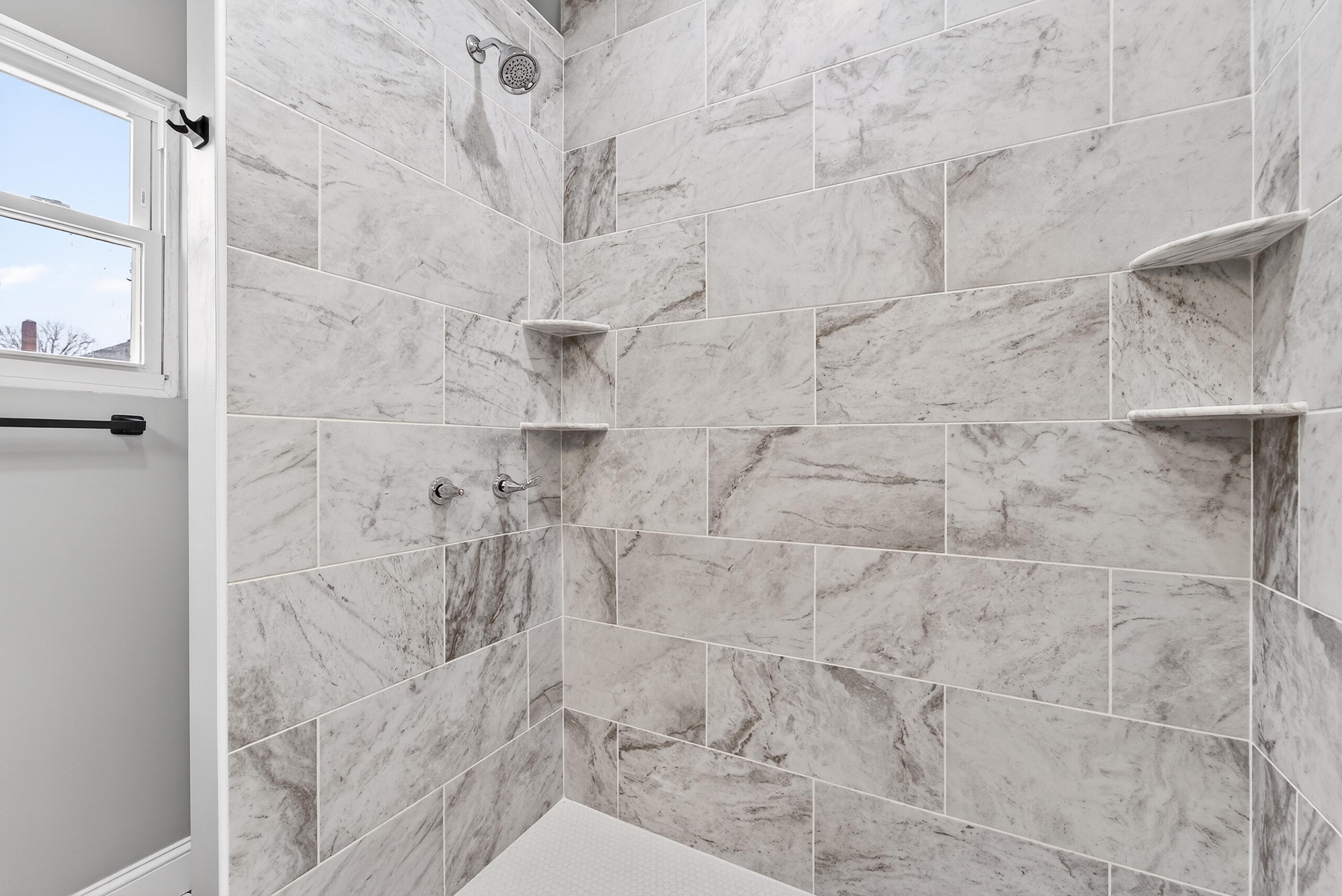 1015 Rugby Boulevard Northwest Roanoke, VA 24017 - Photo 16 of 38 IMG_1921