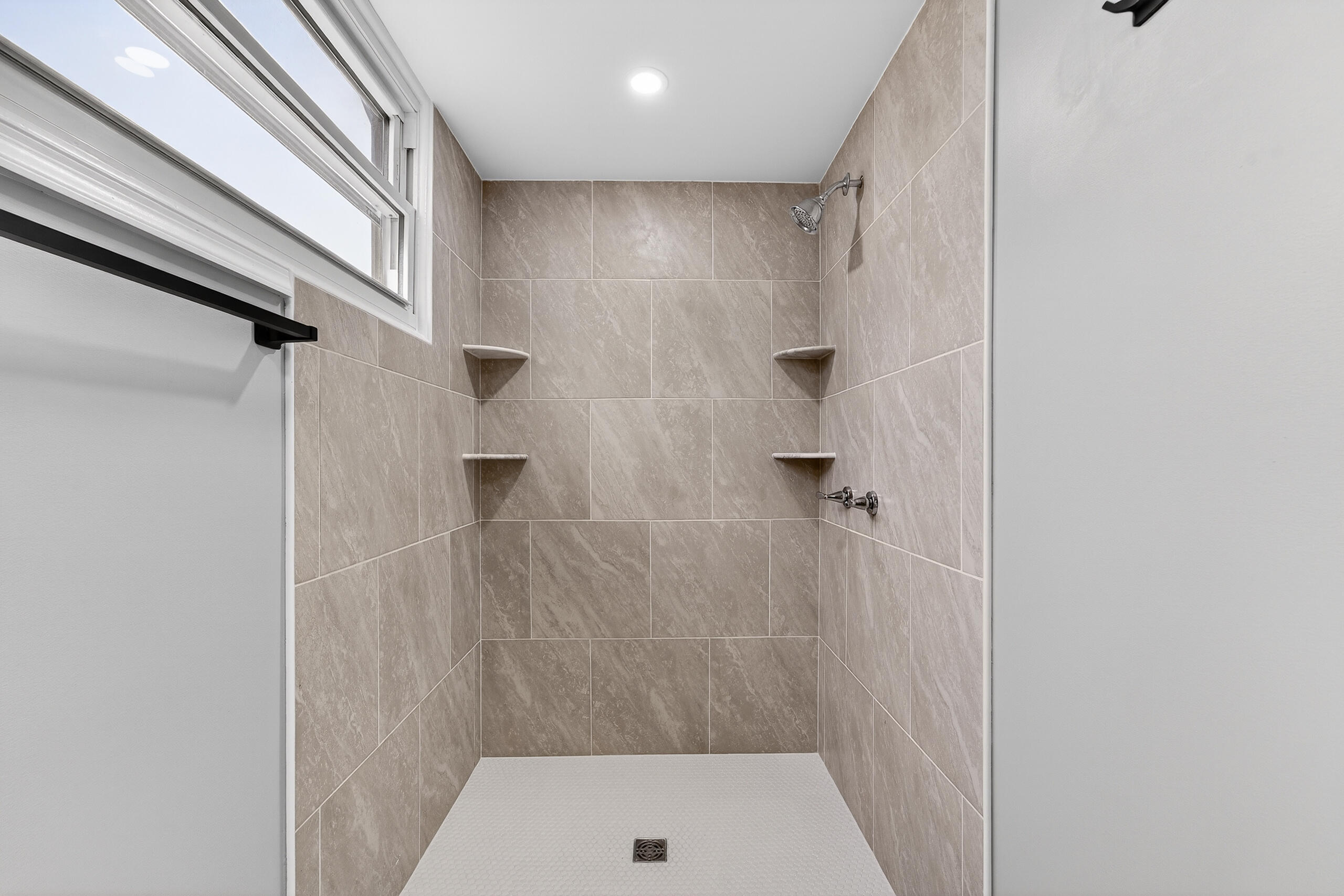 1015 Rugby Boulevard Northwest Roanoke, VA 24017 - Photo 24 of 38 IMG_1898