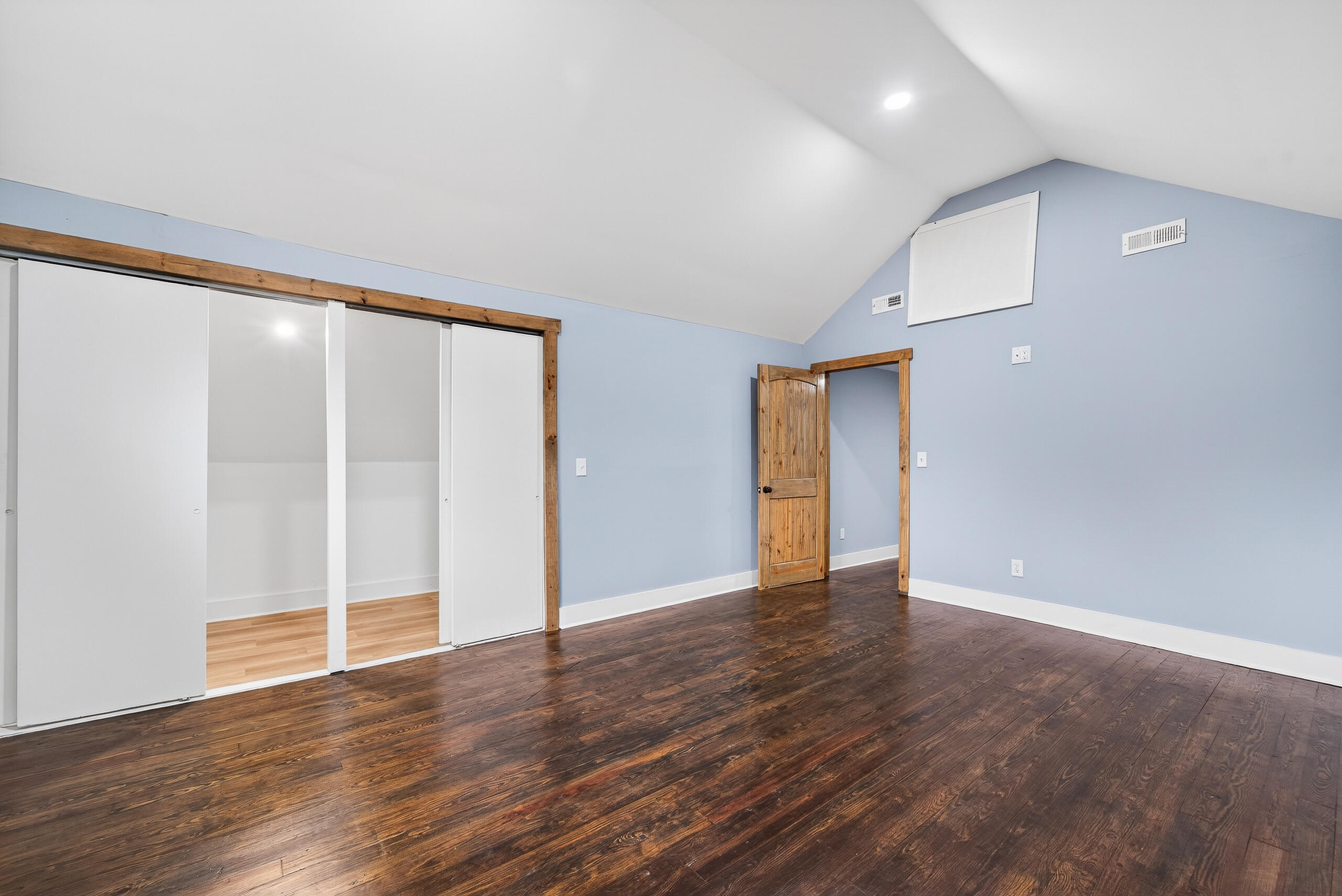 1015 Rugby Boulevard Northwest Roanoke, VA 24017 - Photo 27 of 38 IMG_1900