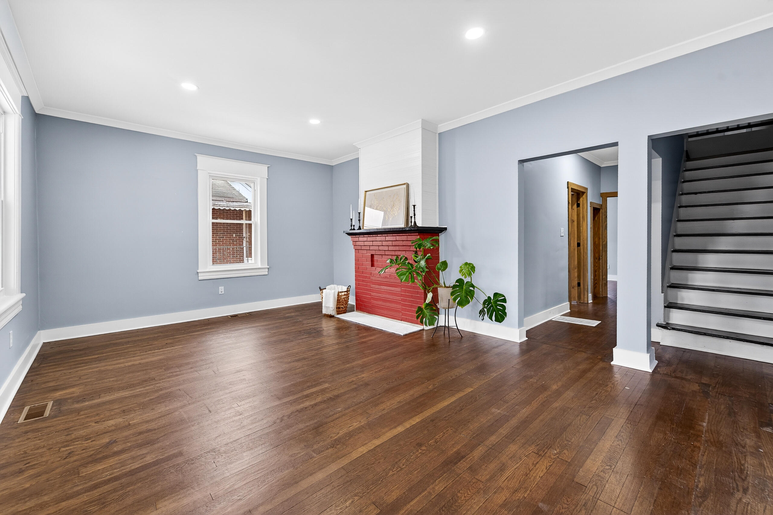 1015 Rugby Boulevard Northwest Roanoke, VA 24017 - Photo 3 of 38 IMG_1925