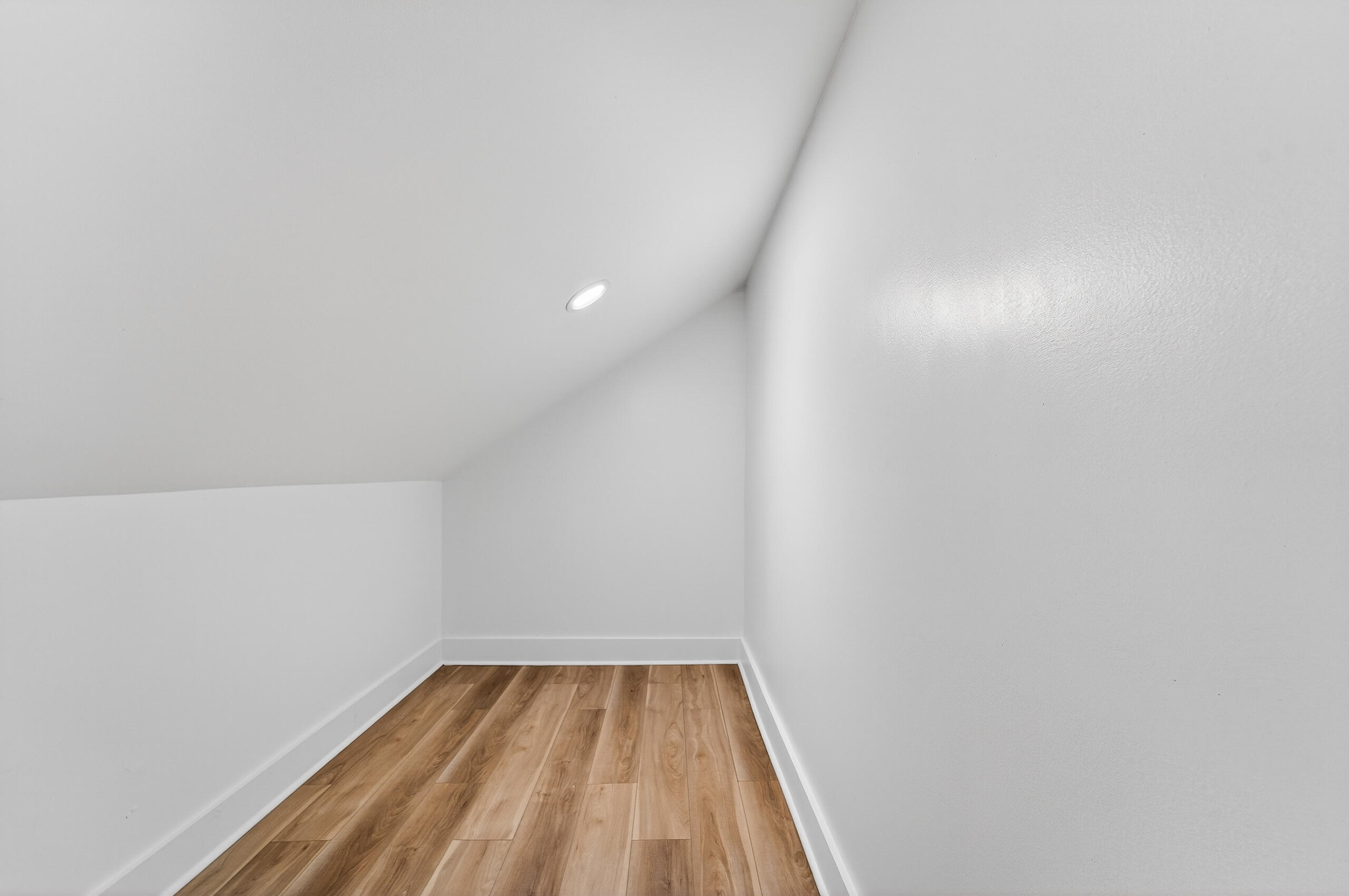 1015 Rugby Boulevard Northwest Roanoke, VA 24017 - Photo 32 of 38 IMG_1905