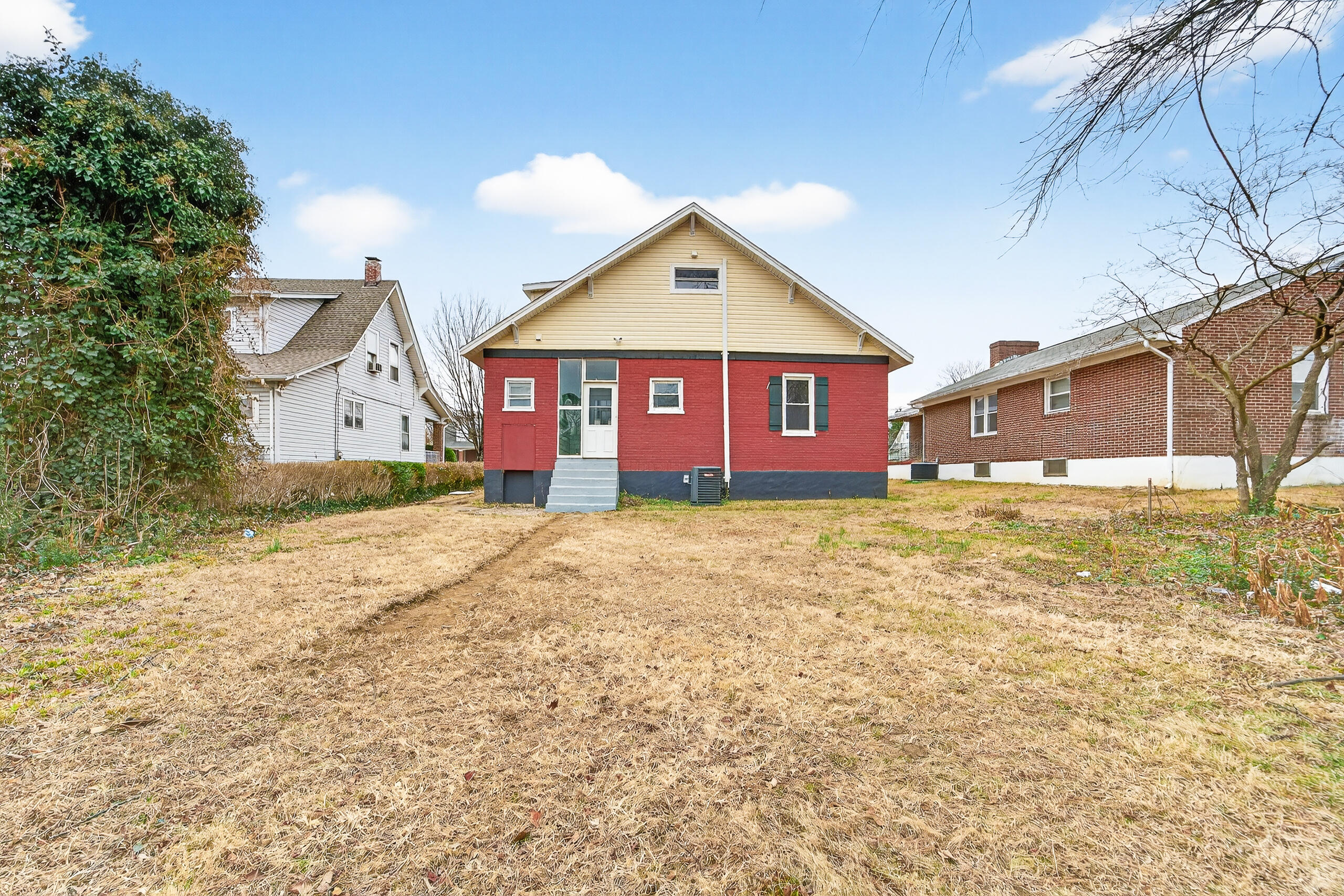 1015 Rugby Boulevard Northwest Roanoke, VA 24017 - Photo 36 of 38 IMG_1906