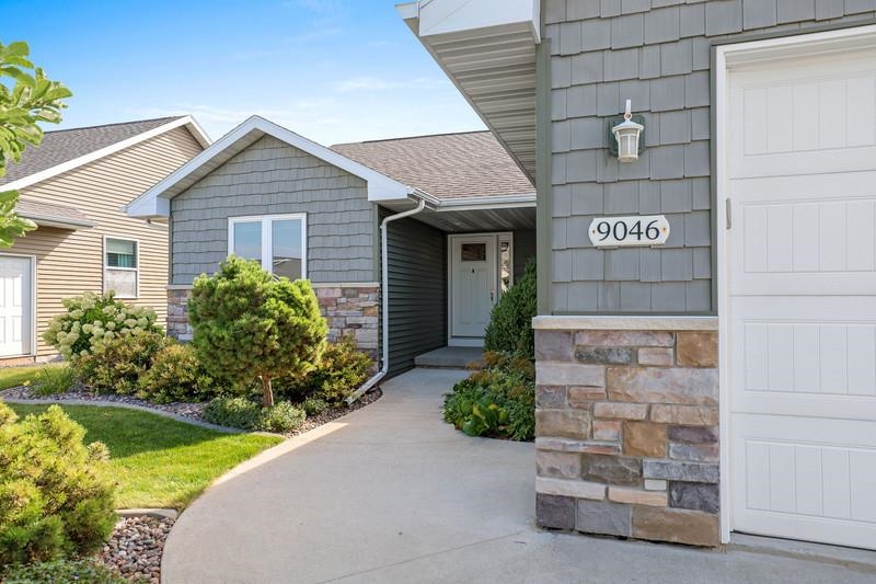 N9046 Spring Valley Road Menasha, WI 54952 - Photo 3 of 33 Gallery Image 3