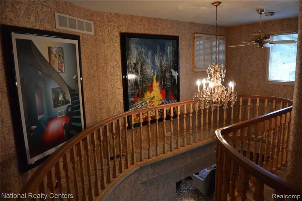 32671 Valley Ridge Drive Beverly Hills, MI 48025 - Photo 12 of 57