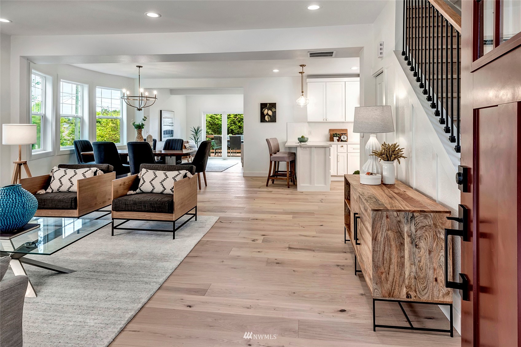 944 26th Avenue Seattle, WA 98122 - Photo 5 of 40 a living room with furniture and wooden floor