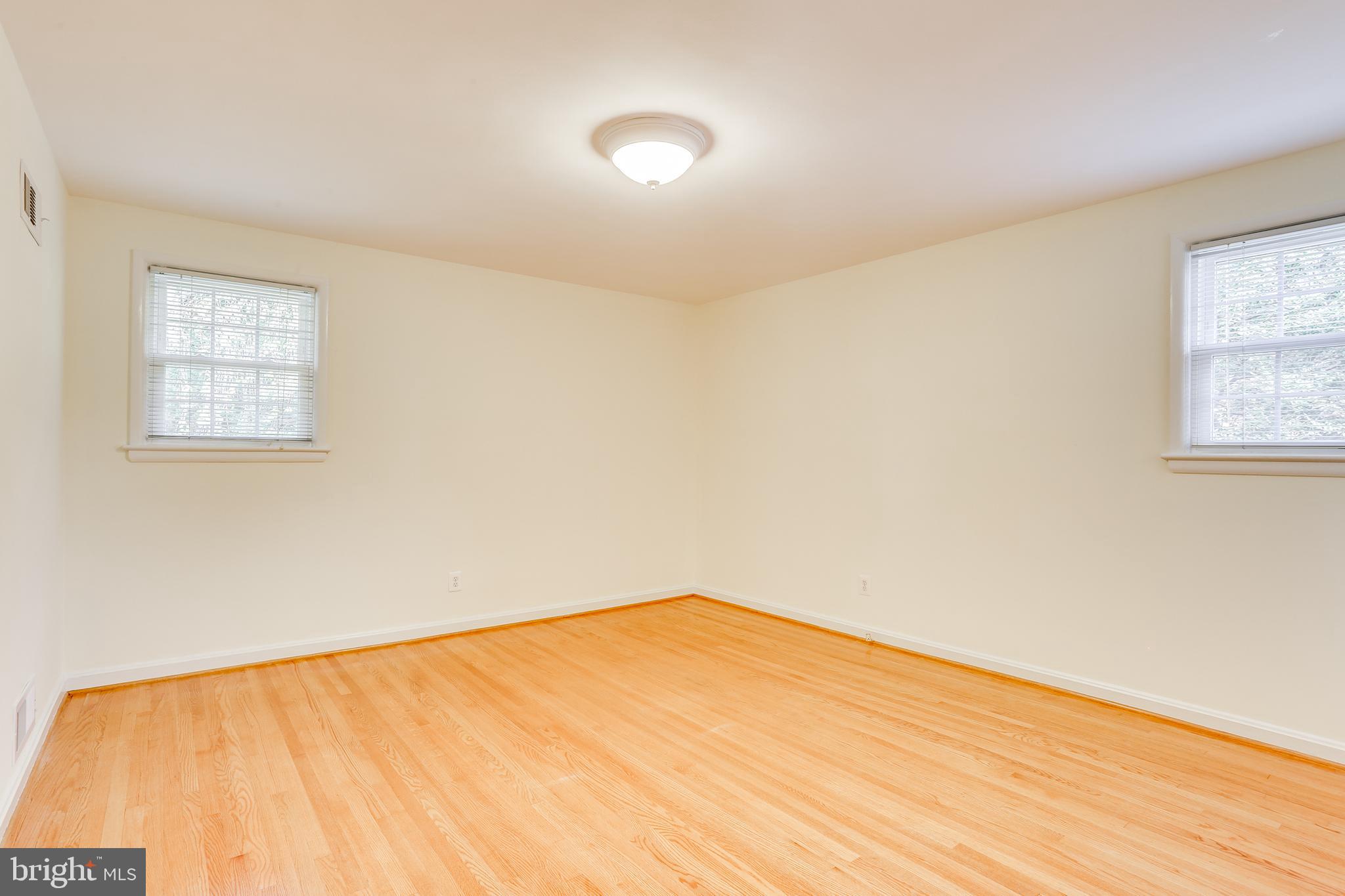 5916 Kirby Road Bethesda, MD 20817 - Photo 15 of 29