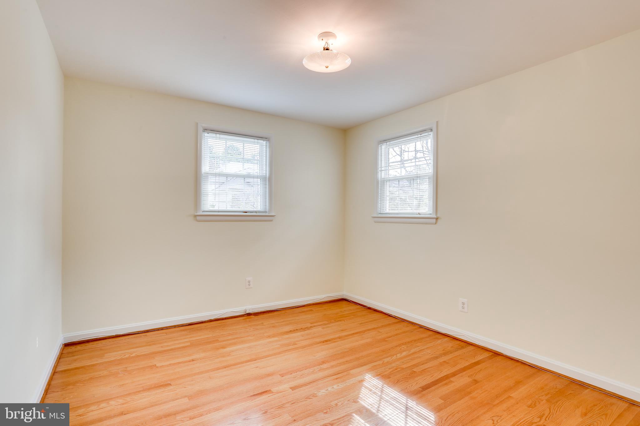 5916 Kirby Road Bethesda, MD 20817 - Photo 17 of 29