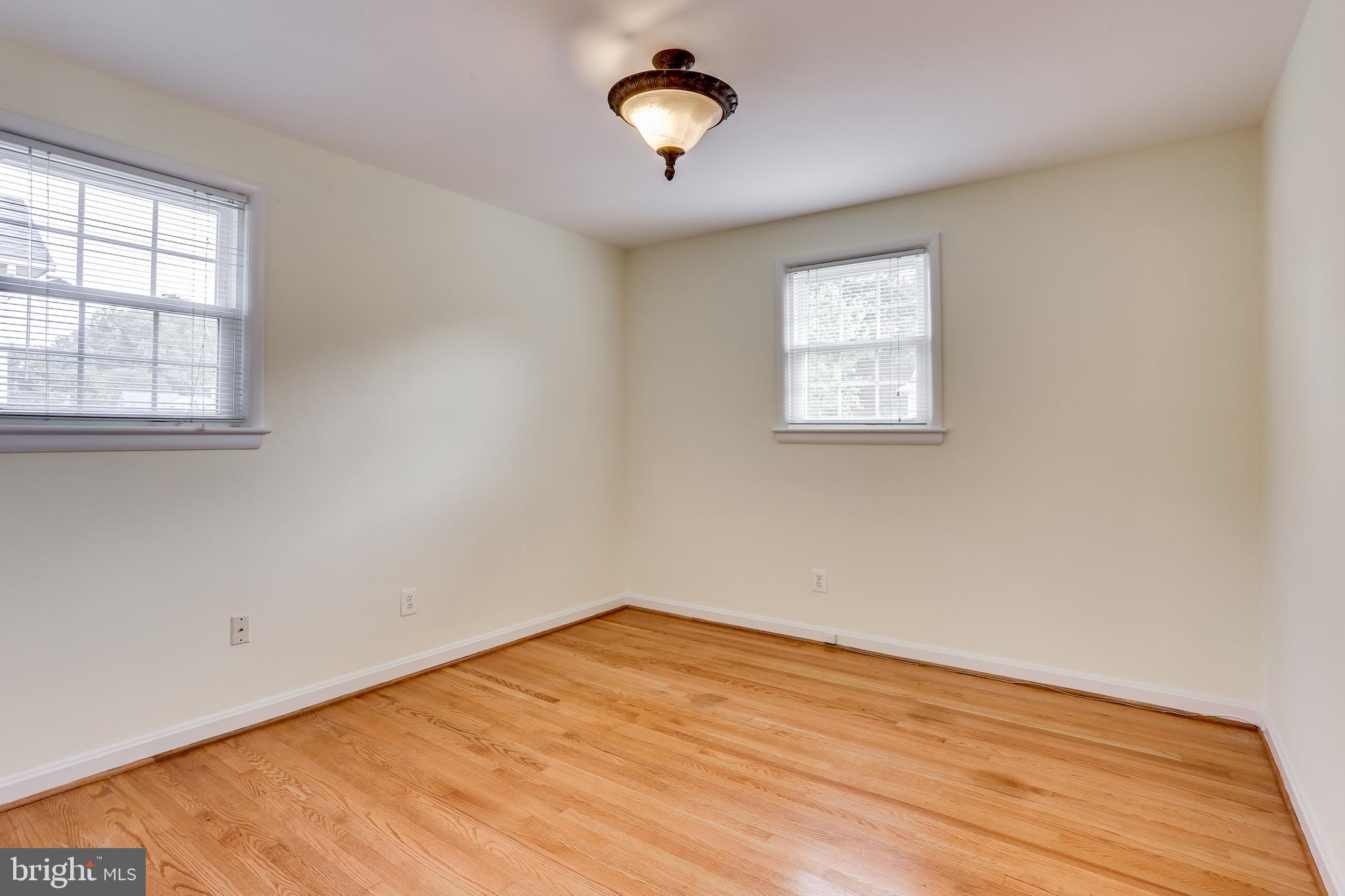 5916 Kirby Road Bethesda, MD 20817 - Photo 18 of 29