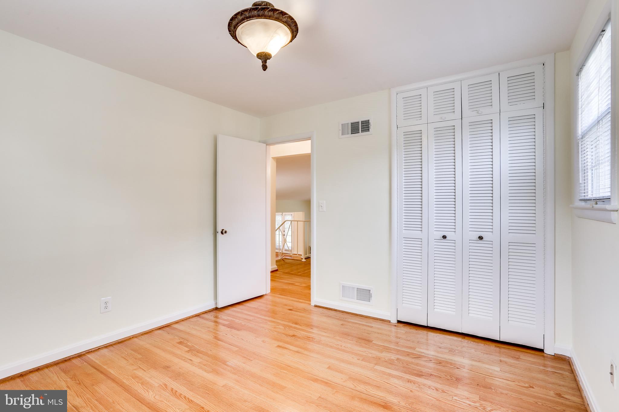 5916 Kirby Road Bethesda, MD 20817 - Photo 19 of 29