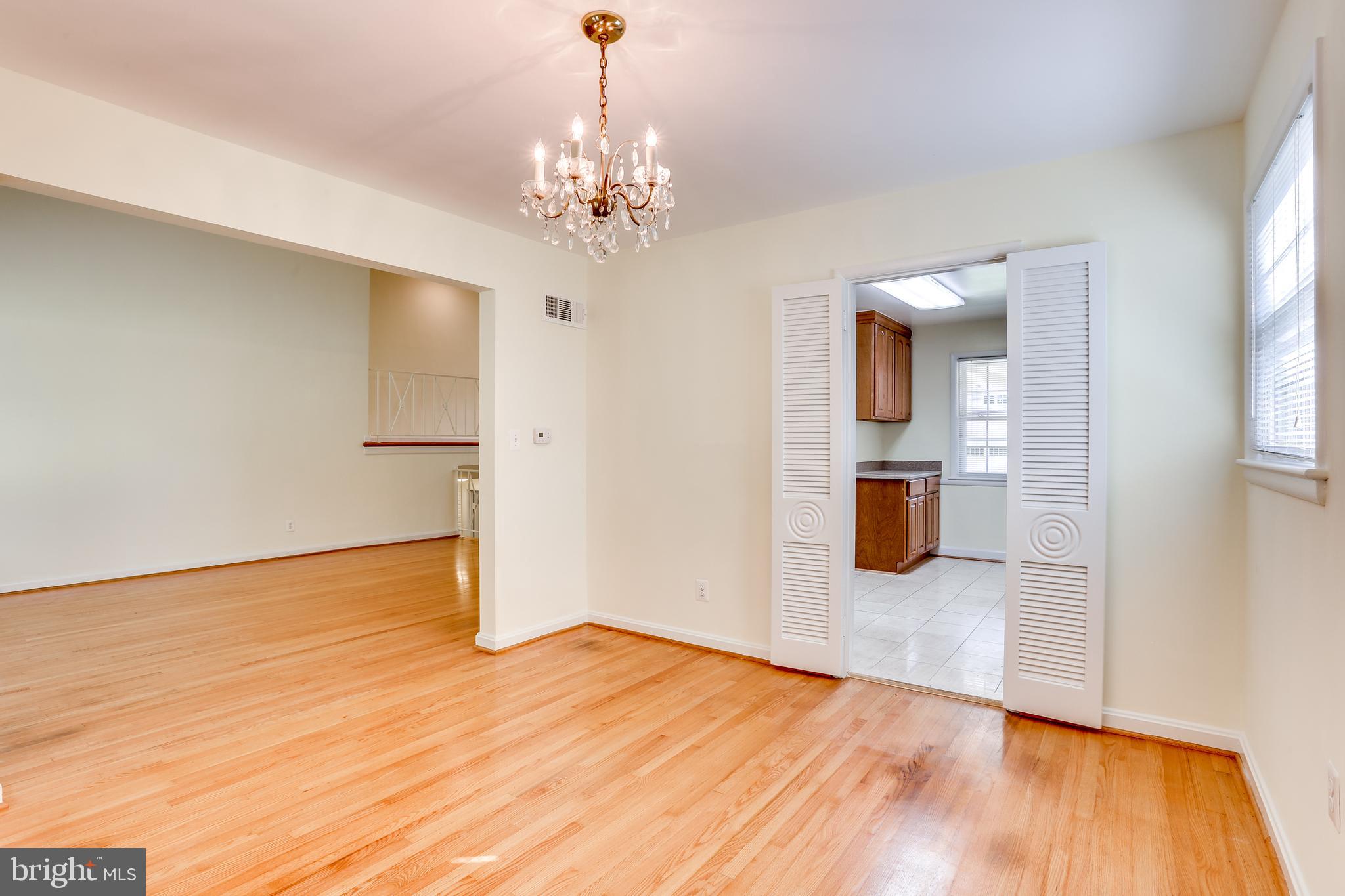 5916 Kirby Road Bethesda, MD 20817 - Photo 9 of 29