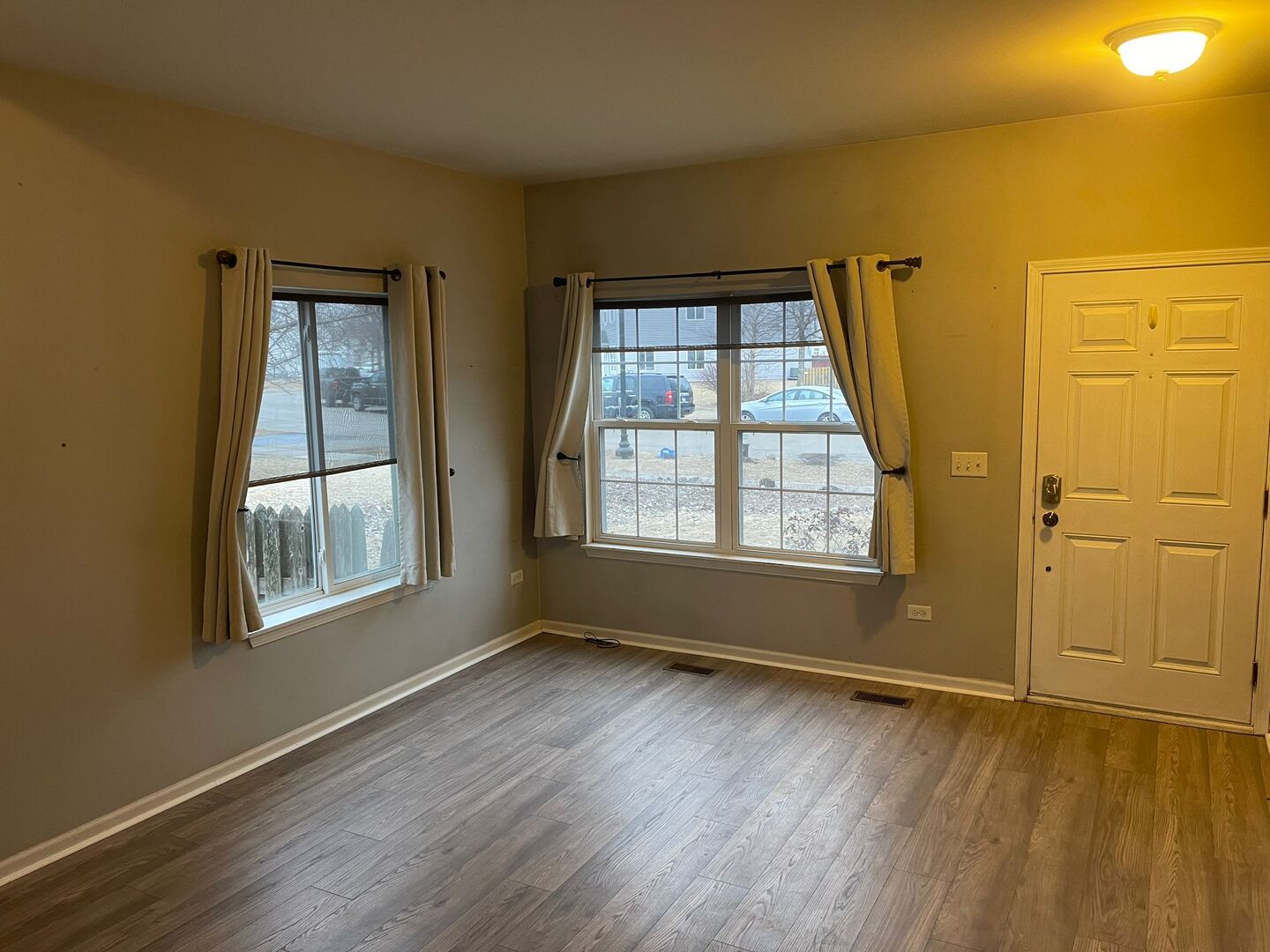 334 Gregory Lane Plano, IL 60545 - Photo 4 of 17