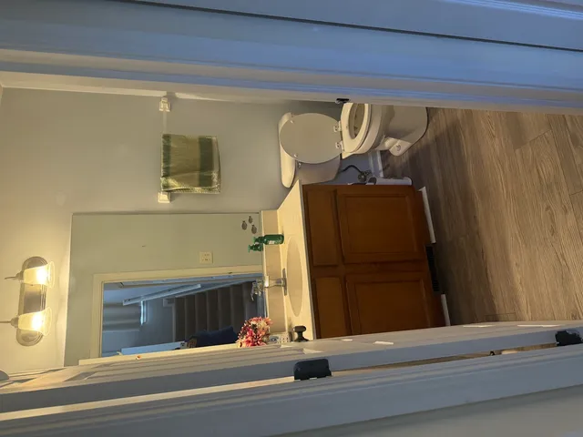 a view of walk in entryway