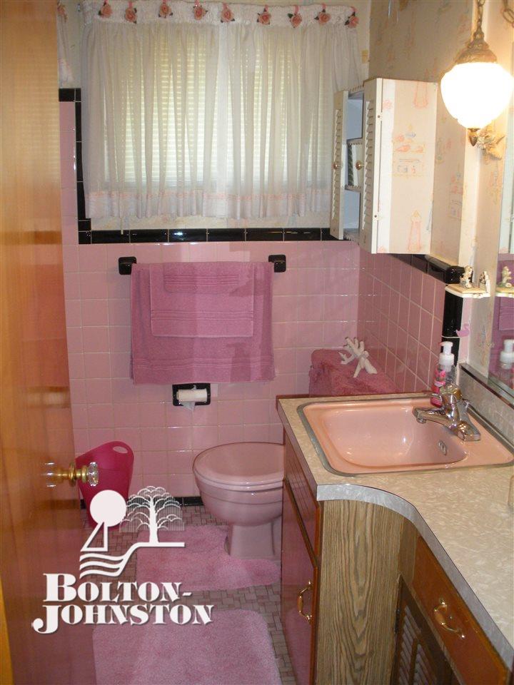 22138 Kelly Road Eastpointe, MI 48021 - Photo 14 of 17