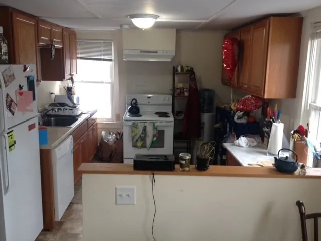 $2,400 | 685 West Street, Unit 2, Amherst, MA 01002