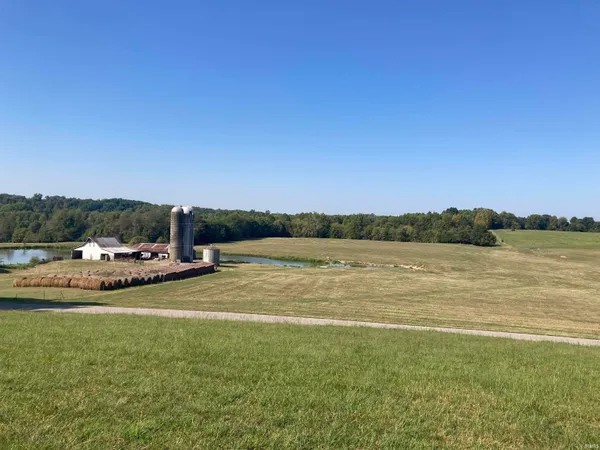 $1,034,250 | 960 North Blue Barn Road, Bloomfield, IN 47424