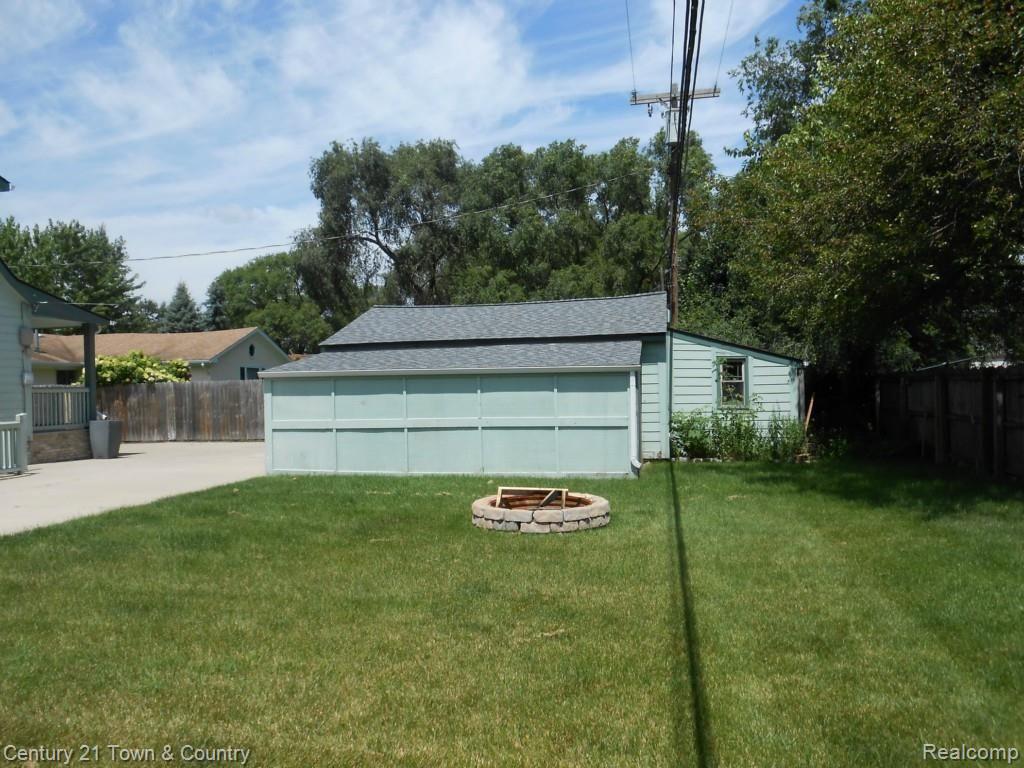 2443 Gerald Avenue Rochester, MI 48307 - Photo 44 of 56 Back 2.jpg