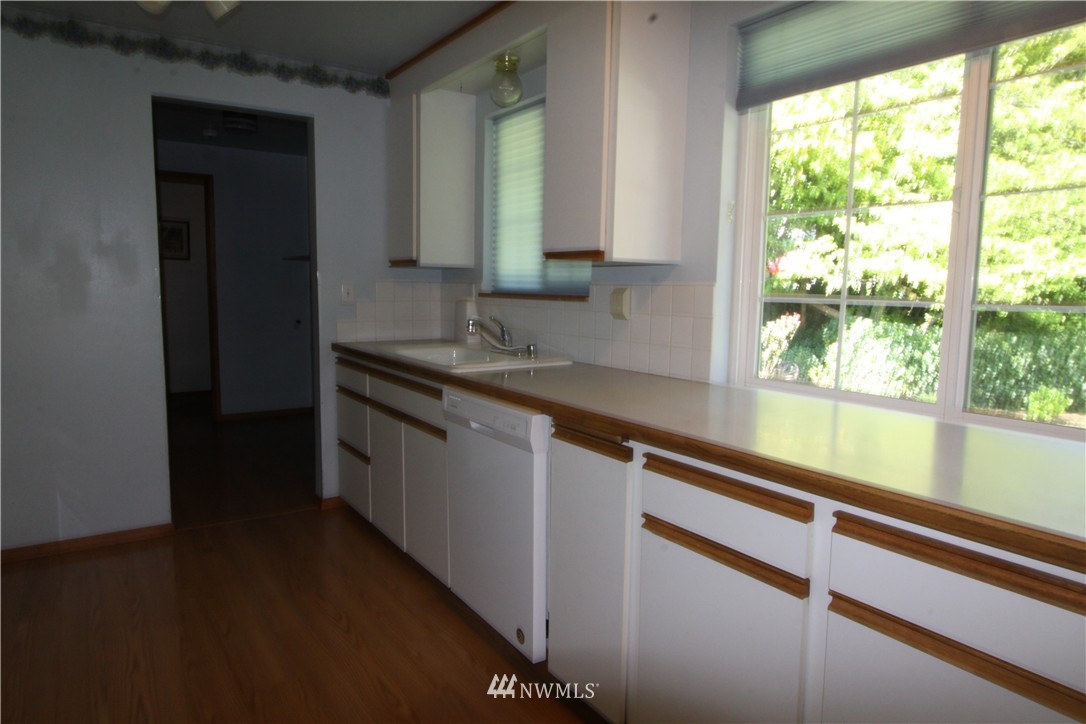 11403 Military Road Southwest Lakewood, WA 98498 - Photo 4 of 15 Gallery Image 4